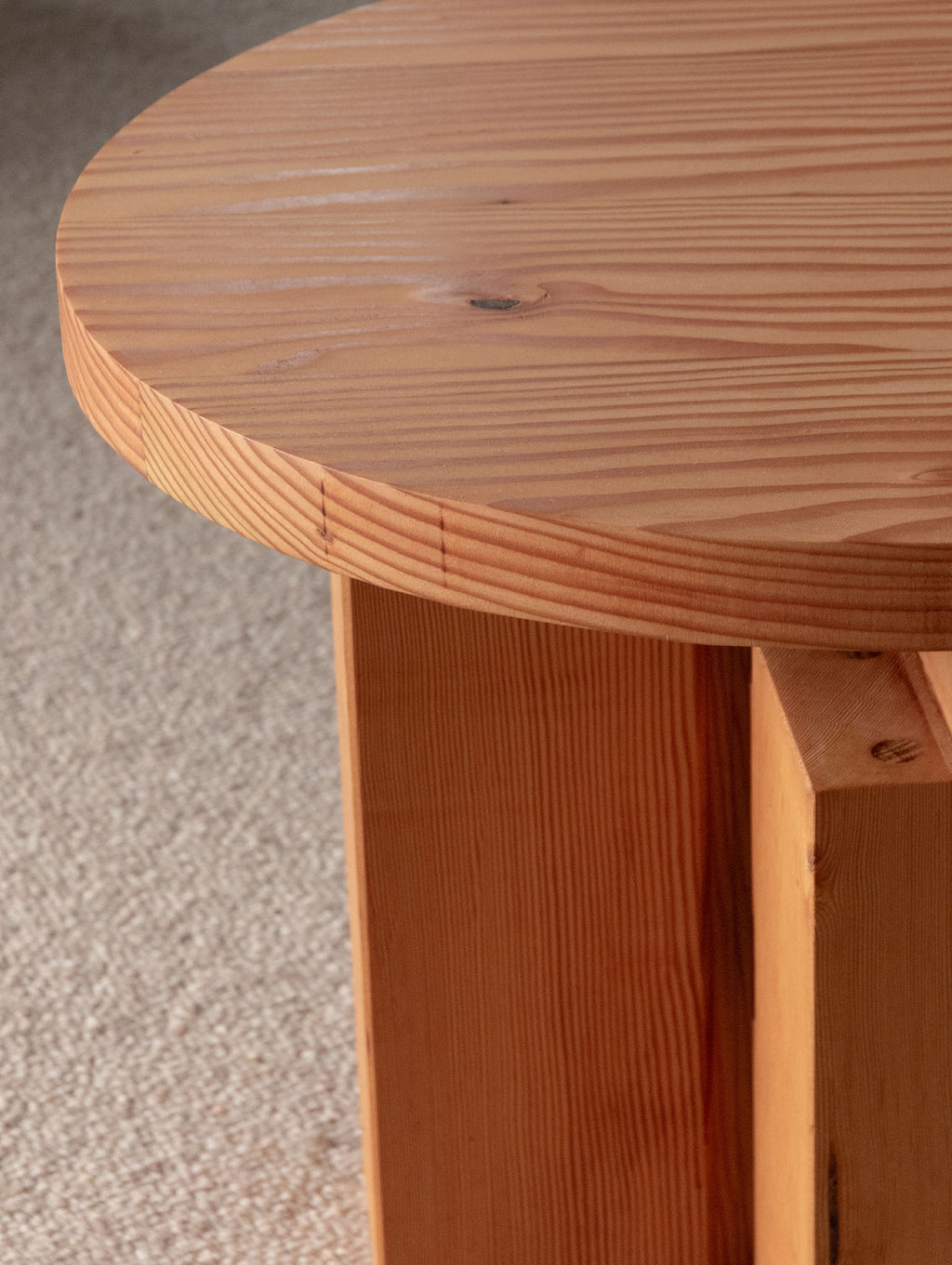 Noughts + Crosses Table