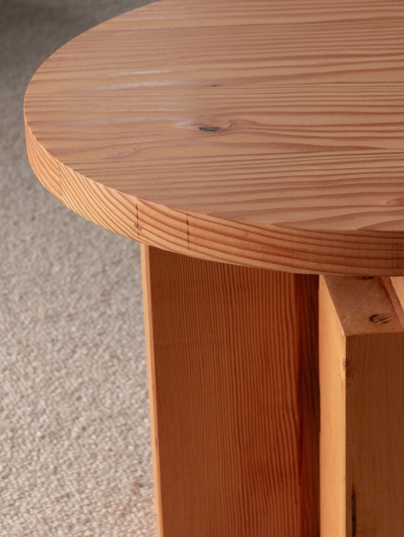 Noughts + Crosses Table