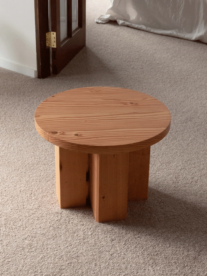 NOUGHT AND CROSSES TABLE