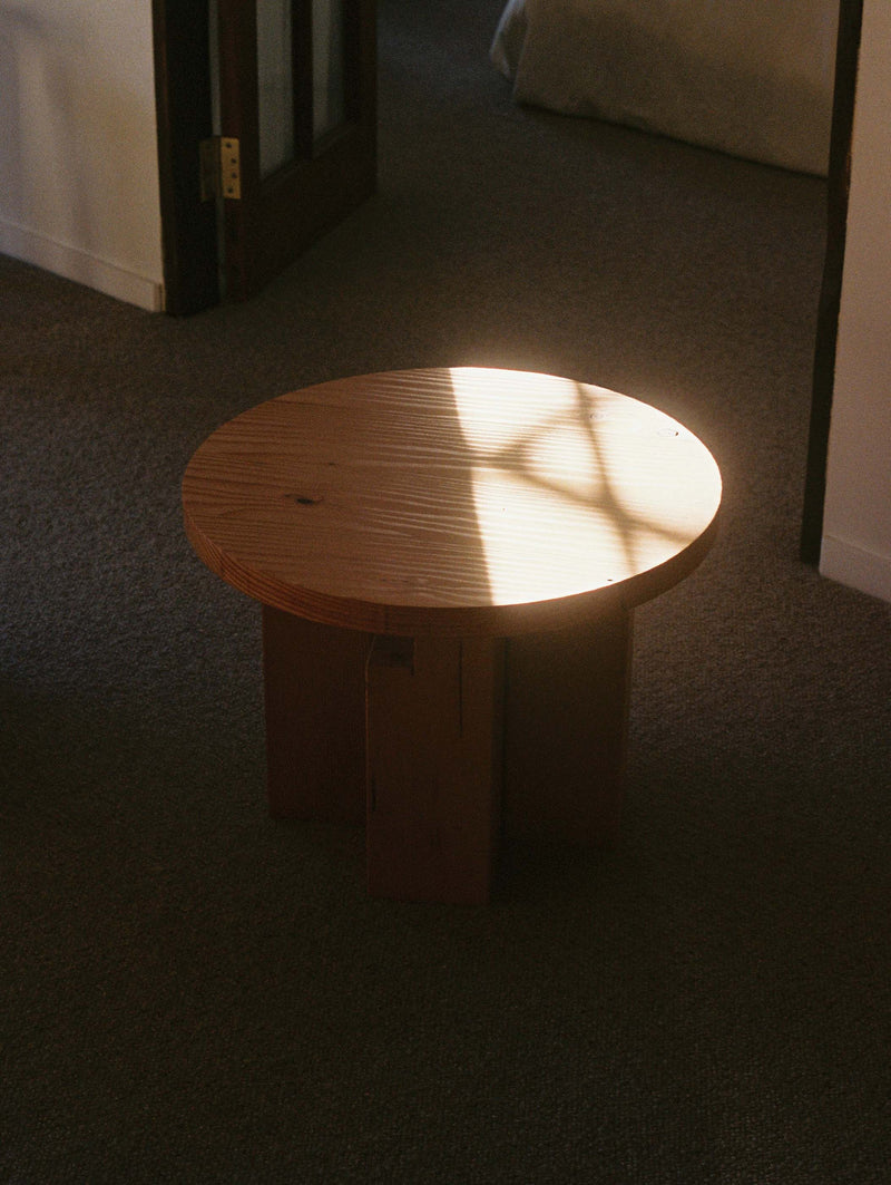 NOUGHTS AND CROSSES TABLE