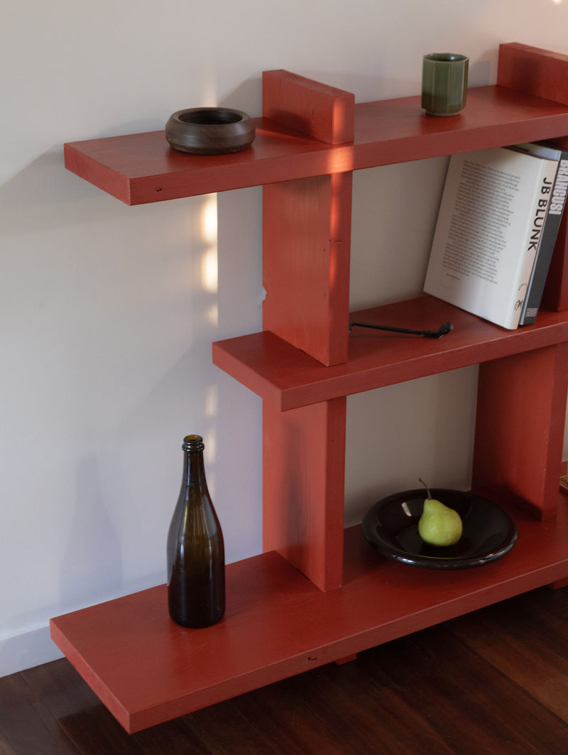 RED SHELF 02